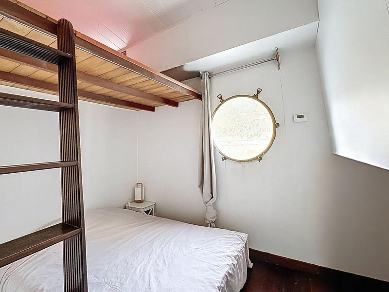 Péniche - 170 m² - 7 pièces