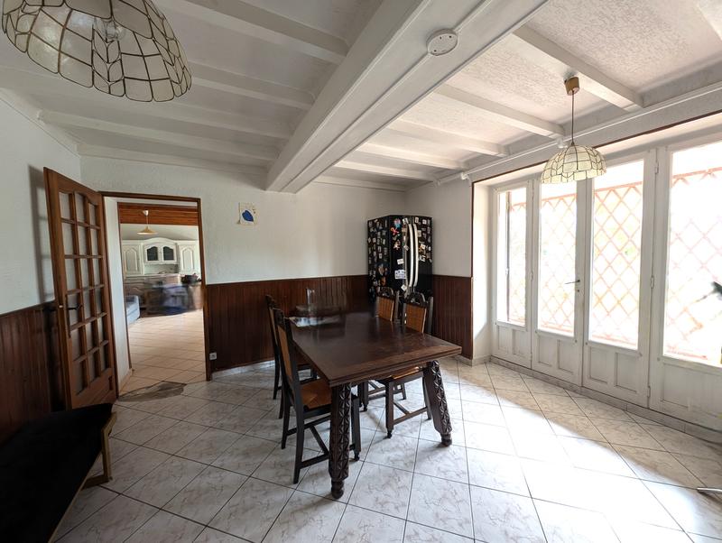 Maison - 208 m² - 10 pièces