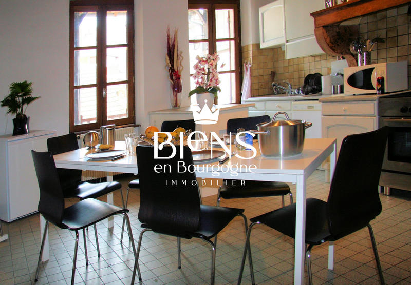 Maison ancienne - 181 m² - 7 pièces