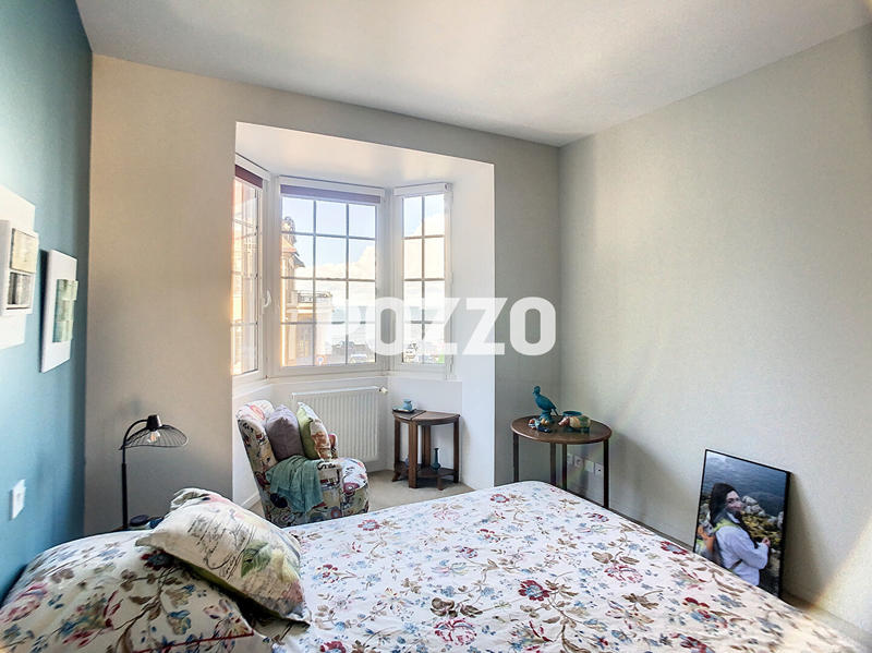 Appartement - 141 m² - 6 pièces