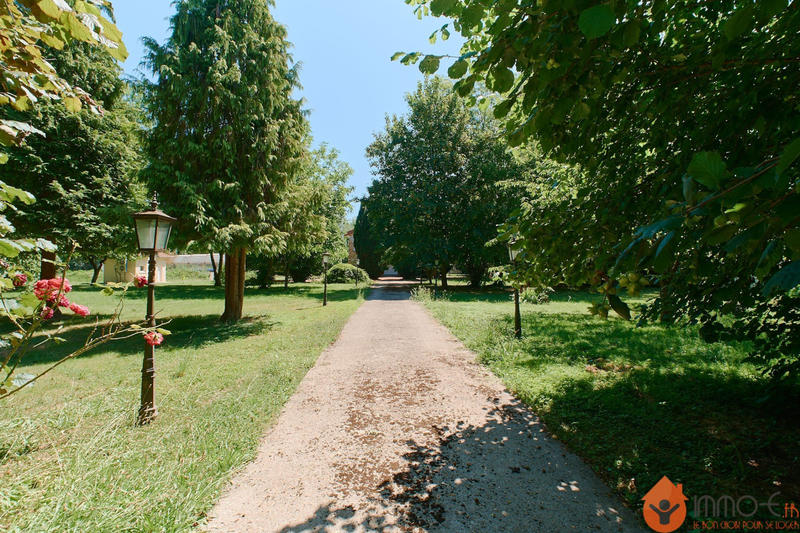 Propriété - 200 m² - 6 pièces