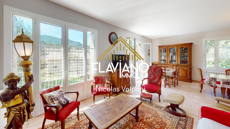 Appartement - 188 m² - 6 pièces