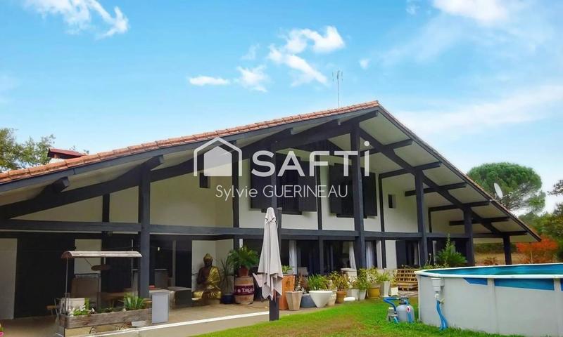 Maison - 263 m² - 10 pièces