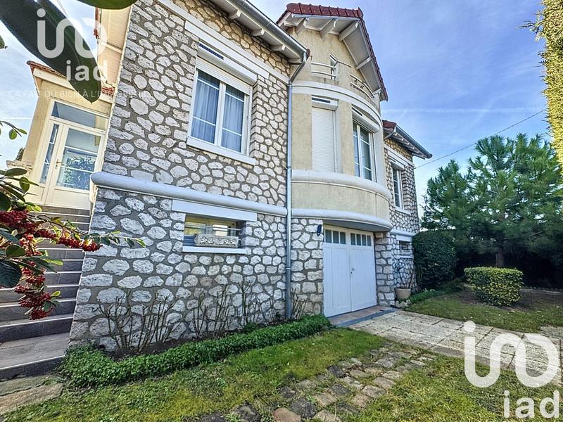 Maison - 200 m² - 8 pièces