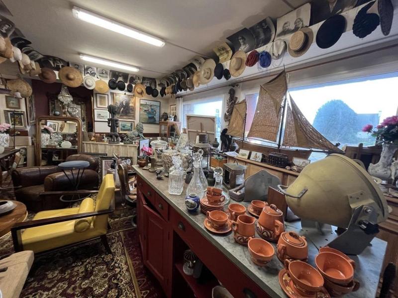 Bureau - 131 m² - 1 pièce