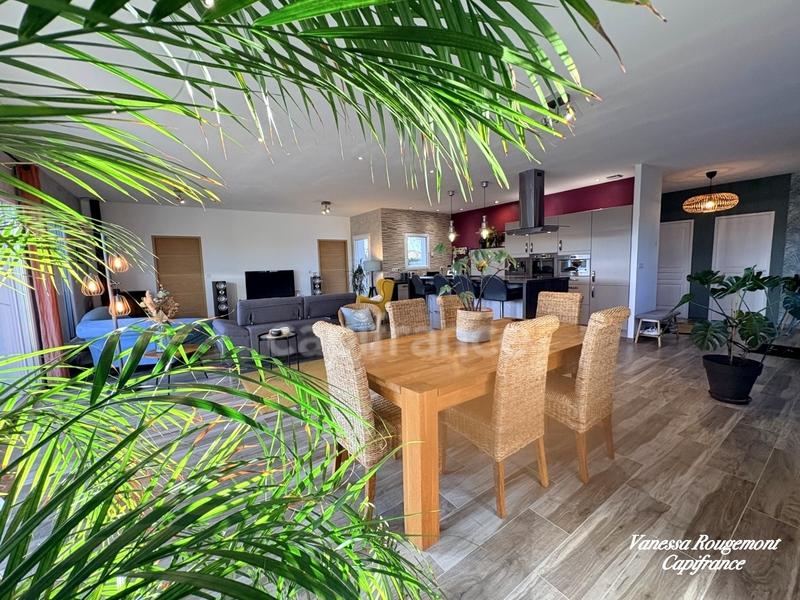 Maison - 168 m² - 6 pièces