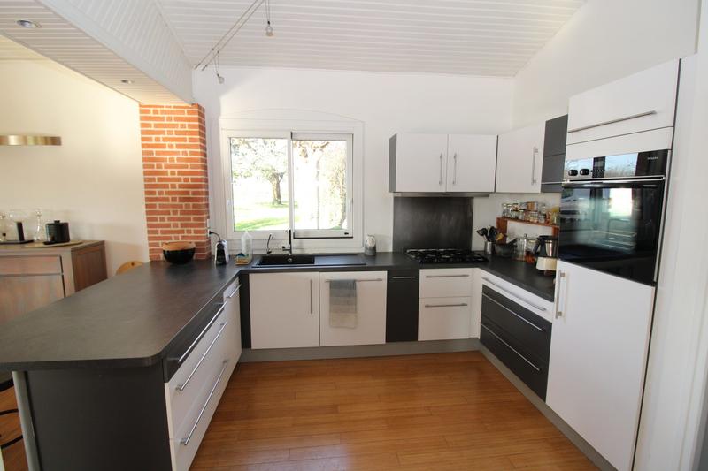 Maison traditionnelle - 211 m² - 8 pièces