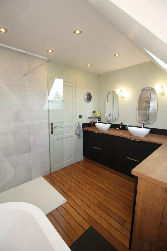 Maison - 140 m² - 6 pièces