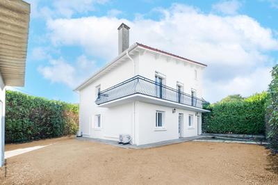 Appartement - 92 m² - 4 pièces