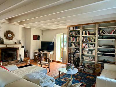 Maison - 229 m² - 9 pièces