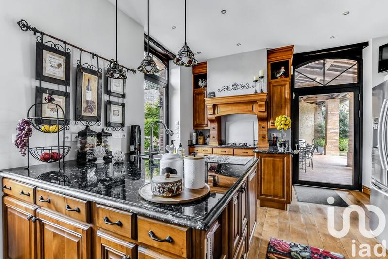 Maison - 435 m² - 11 pièces