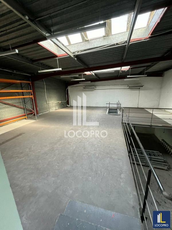 Local d'activité / Entrepôt - 407 m²