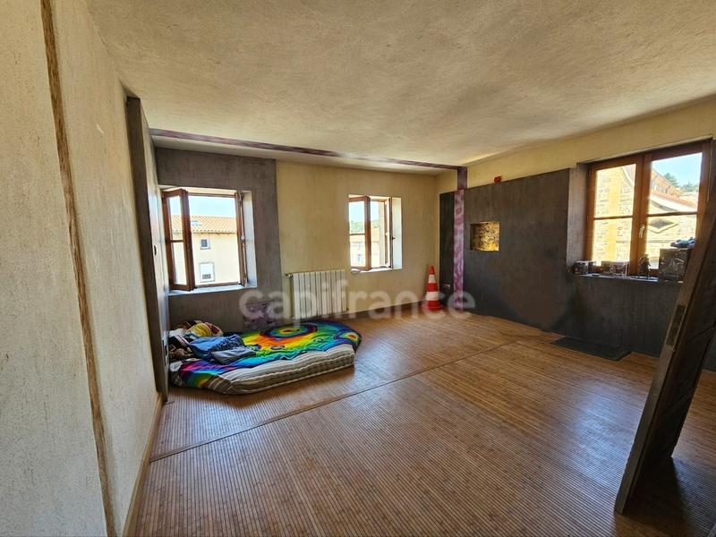 Maison - 182 m² - 9 pièces