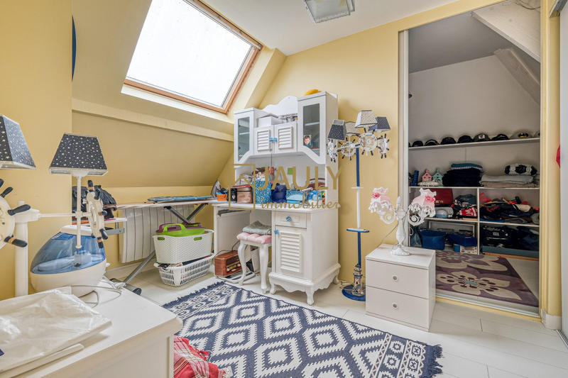 Maison - 340 m² - 10 pièces