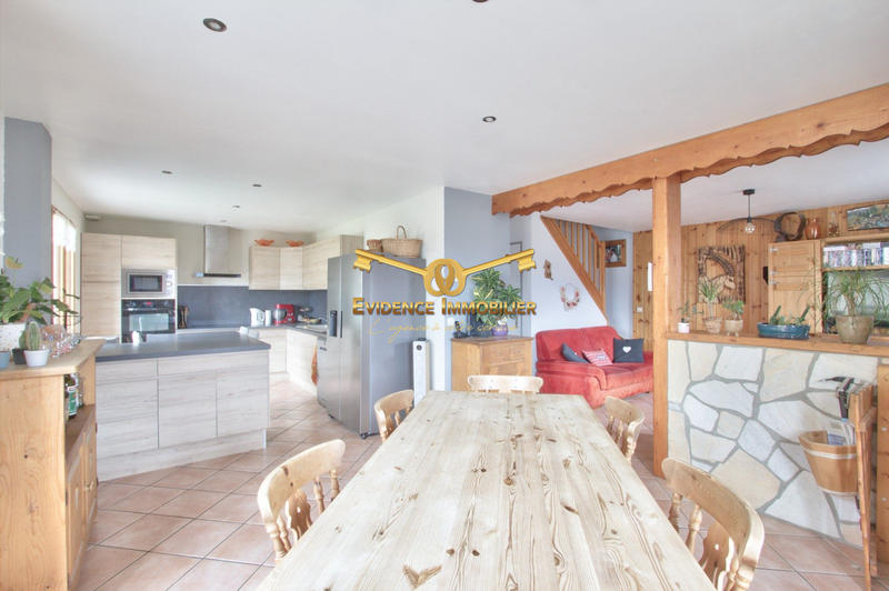 Maison - 122 m² - 6 pièces