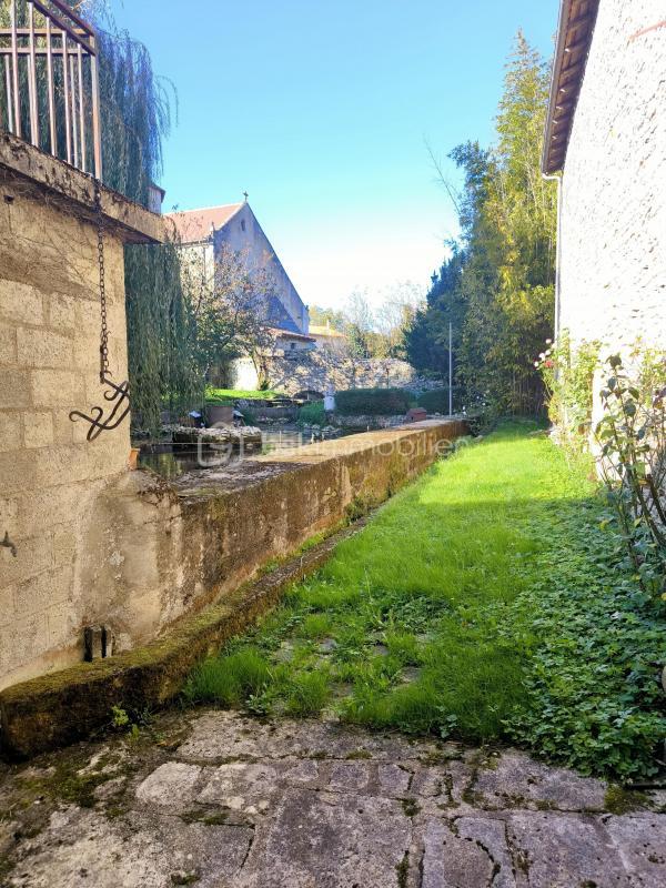 Demeure - 199 m² - 12 pièces