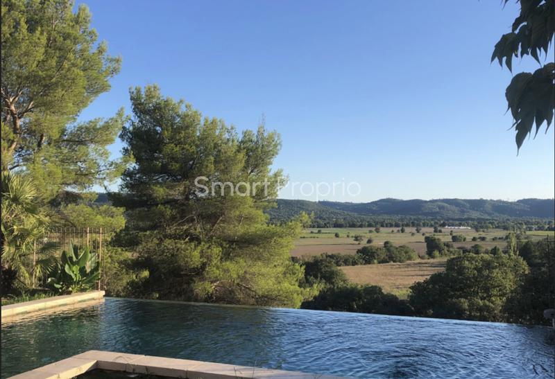 Propriété - 316 m² - 9 pièces