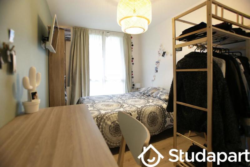 Chambre - 12 m² - 1 pièce