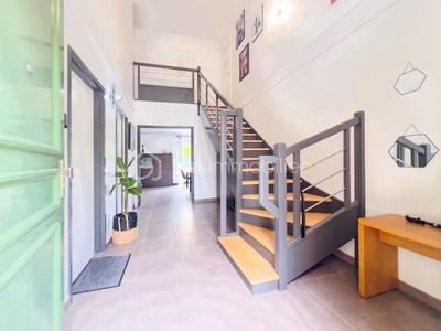 Pavillon - 150 m² - 6 pièces