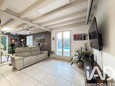Maison - 140 m² - 5 pièces