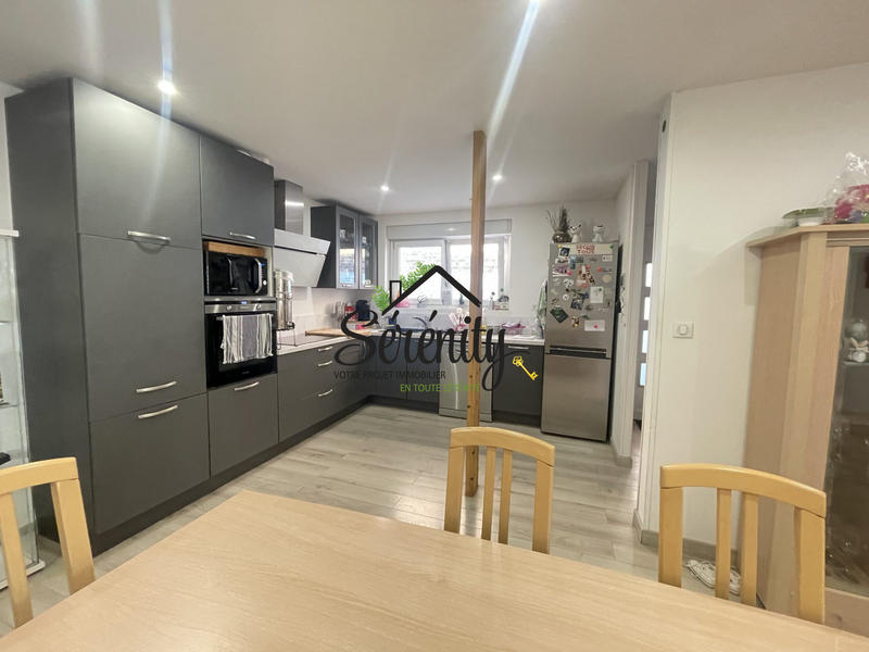 Maison - 90 m² - 5 pièces