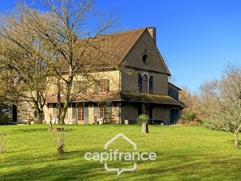 Maison - 318 m² - 8 pièces