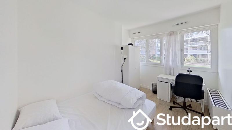 Chambre - 80 m² - 1 pièce