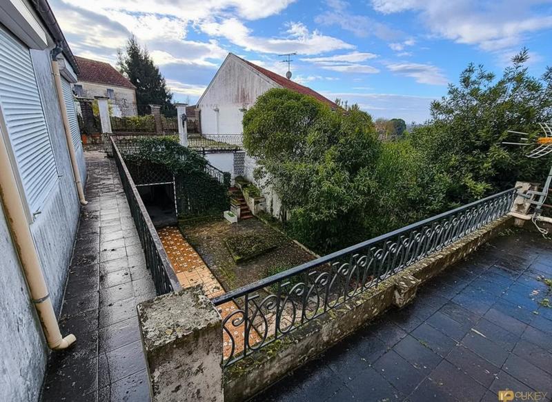 Maison de maîtres - 330 m² - 14 pièces