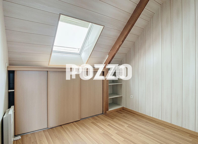 Maison - 185 m² - 10 pièces