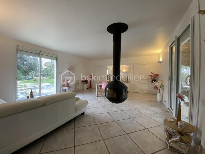 Maison traditionnelle - 190 m² - 7 pièces