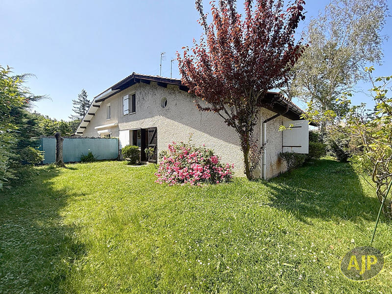 Maison - 98 m² - 5 pièces