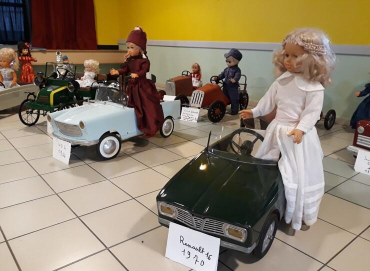 Bourse d’échanges miniatures, voitures a pédales, jouets, pieces et vehicules xxs