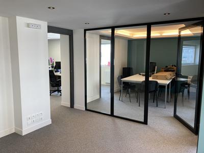 Bureau - 109 m² - 6 pièces