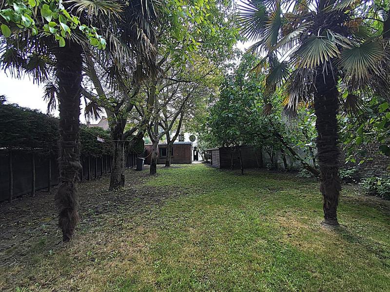 Maison - 205 m² - 9 pièces