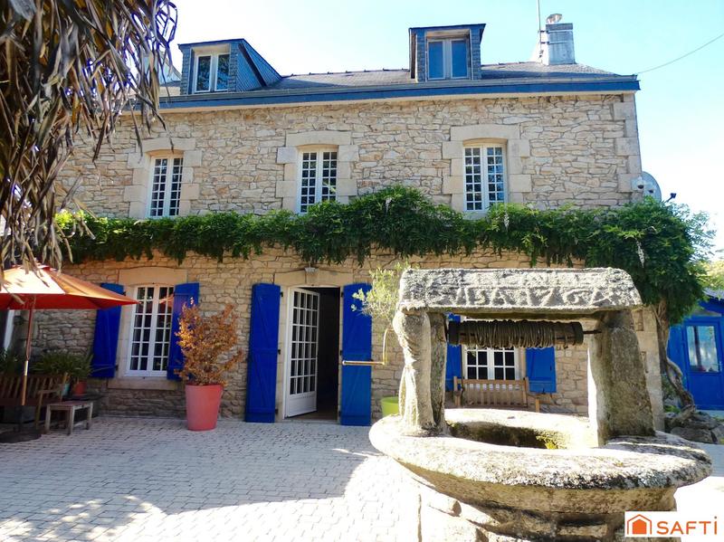 Maison - 220 m² - 9 pièces