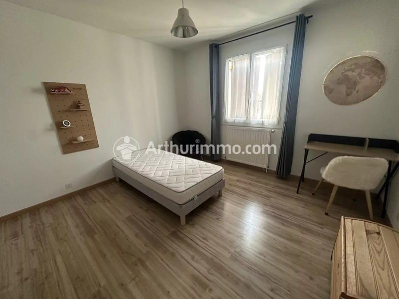 Maison - 239 m² - 8 pièces