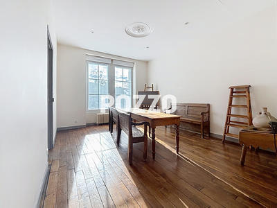 Maison - 215 m² - 8 pièces