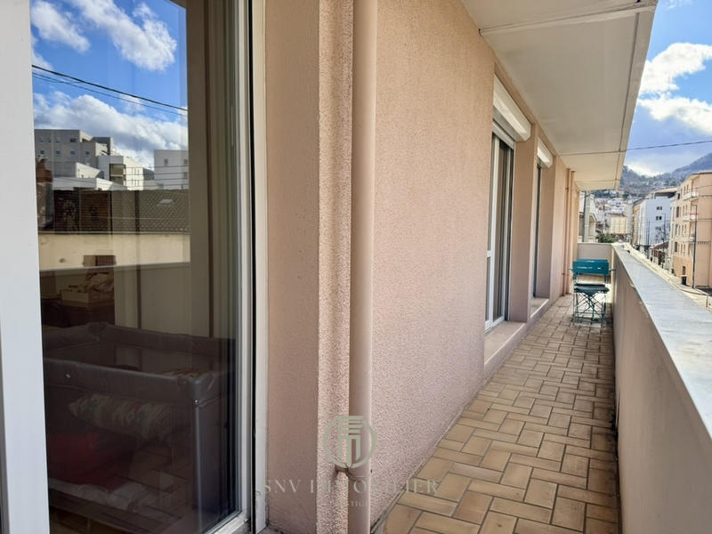 Appartement - 93 m² - 5 pièces