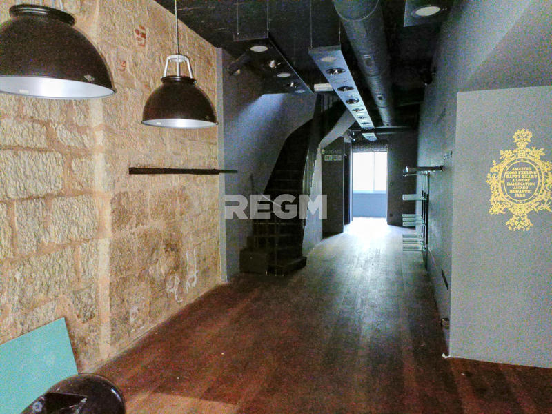 Local commercial - 310 m²