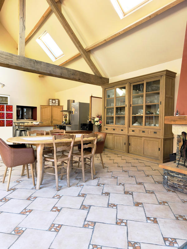 Maison - 181 m² - 7 pièces