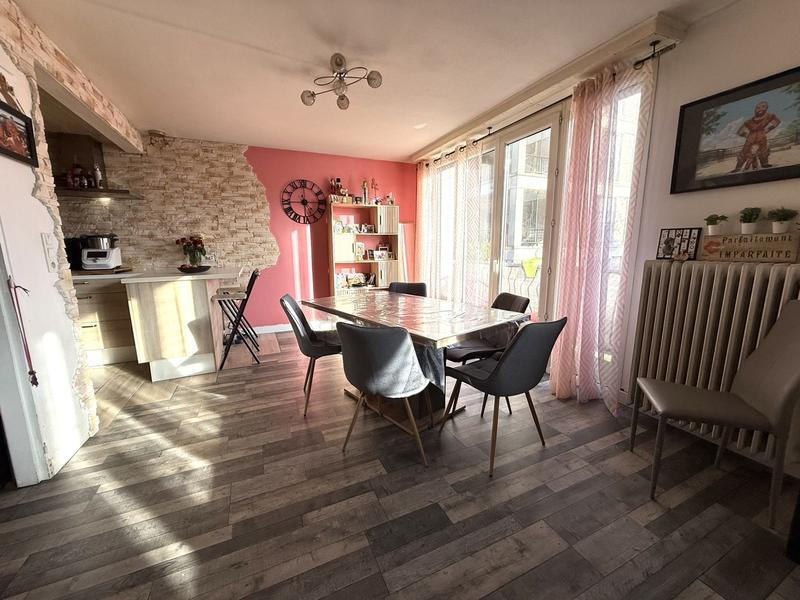 Maison - 93 m² - 4 pièces