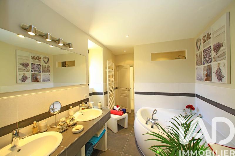 Maison - 760 m² - 21 pièces