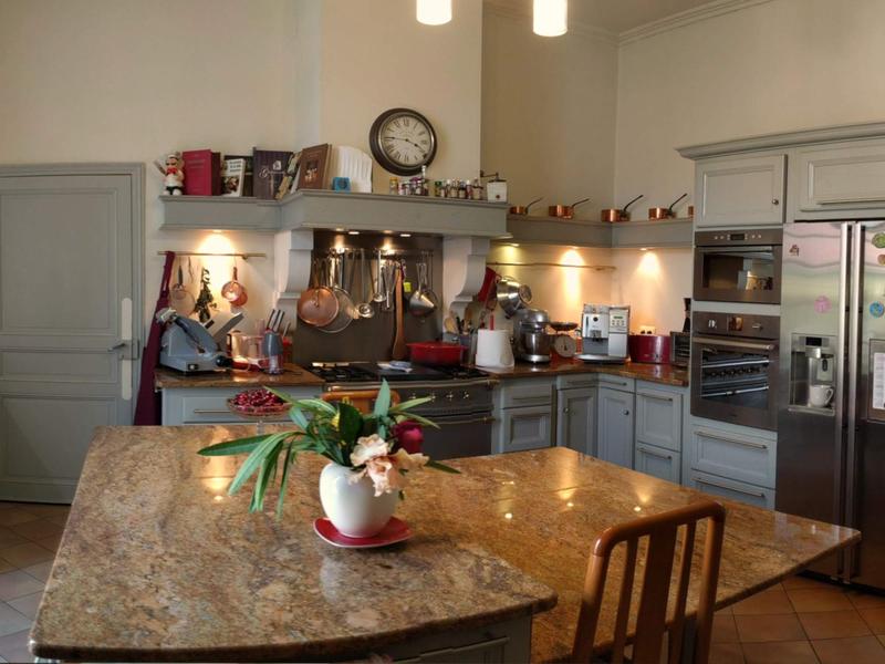 Maison - 325 m² - 12 pièces