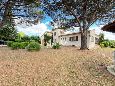 Maison traditionnelle - 228 m² - 5 pièces