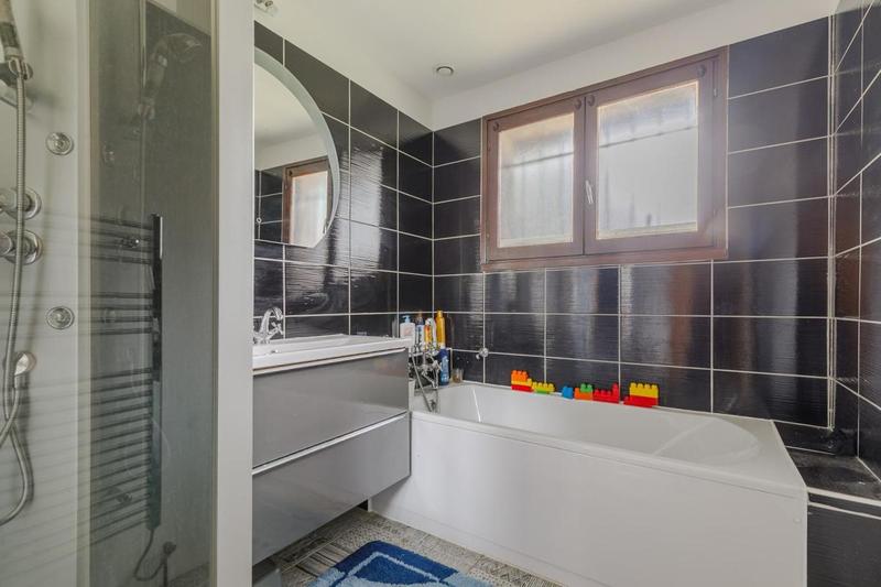 Maison - 170 m² - 6 pièces