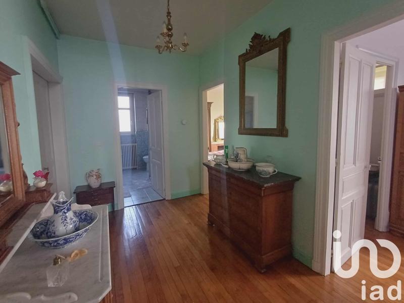 Maison - 241 m² - 8 pièces