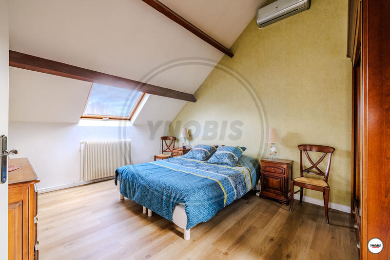 Maison - 202 m² - 7 pièces