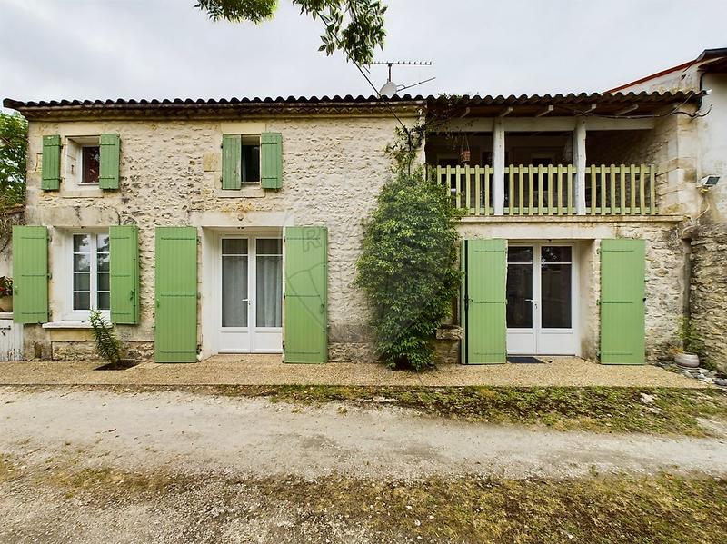 Maison - 180 m² - 12 pièces