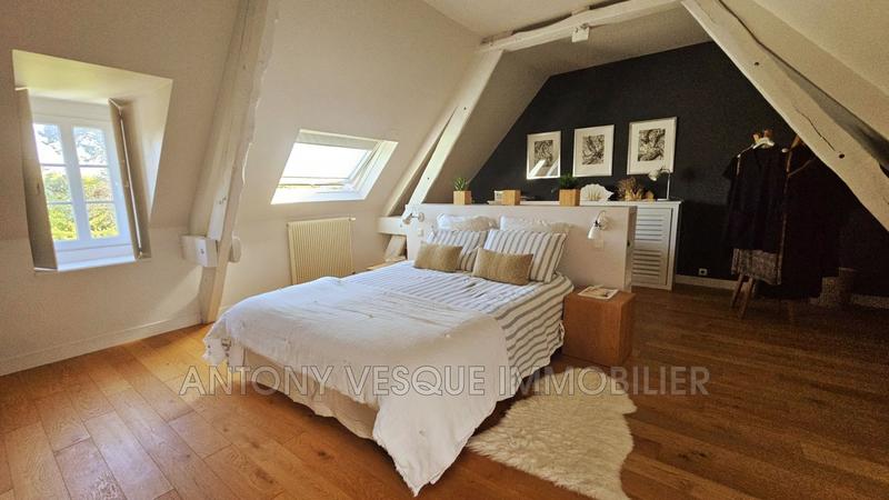 Maison - 198 m² - 10 pièces