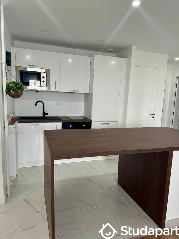 Chambre - 9 m² - 1 pièce